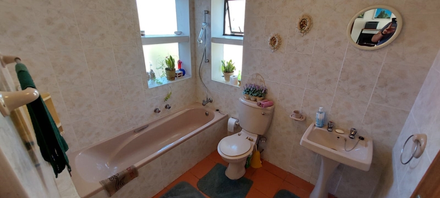2 Bedroom Property for Sale in Wavecrest Eastern Cape
